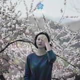 .初春や千代のためしに立給ふ