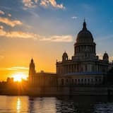 Tense and shocking, fast-paced, powerful and solemn propaganda, hit point sync