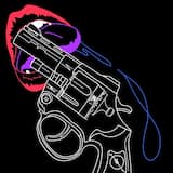 銃口をこちらに向けて