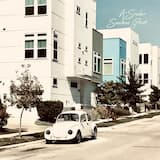 Fire Cat and the Small Balloons