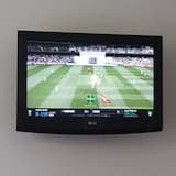 𝙊𝙑𝙀𝙍𝙉𝙄𝙂𝙃𝙏 𝘼𝘾𝘾𝙊𝙈𝙈𝙊𝘿𝘼𝙏𝙄𝙊𝙉