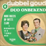 Rode rozen op witte zijde