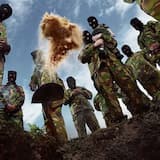 LE MONDE EST PETIT ET DIEU EST GRAND