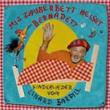 Stoht en Baum vor em Huus