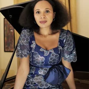 Rebeca Omordia avatar