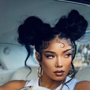 Mila J avatar