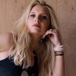 Claire Guerreso avatar