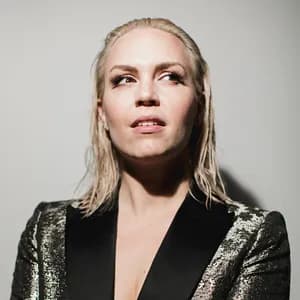 Evynne Hollens avatar