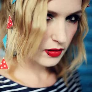 She Makes War avatar