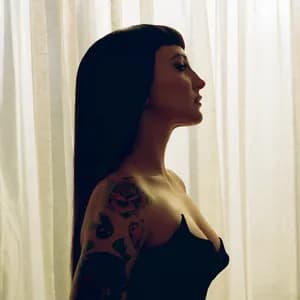 Julia Michaels avatar