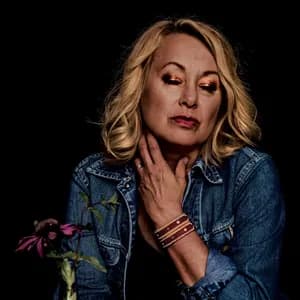 Louise Hoffsten avatar