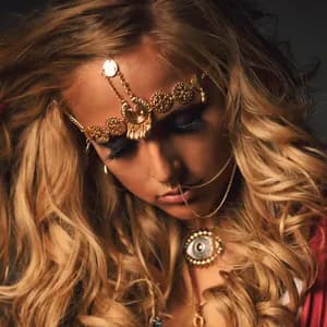 Mackenzie Nicole avatar