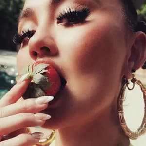 AGNEZ MO avatar