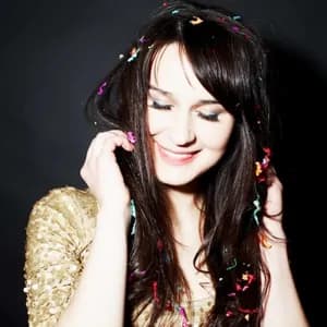 Breanne Düren avatar