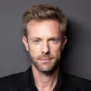 Andrew von Oeyen avatar