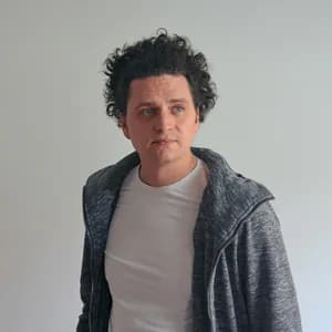 Vian Izak avatar