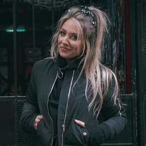 Chloë Agnew avatar