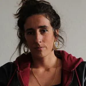 A garota não avatar