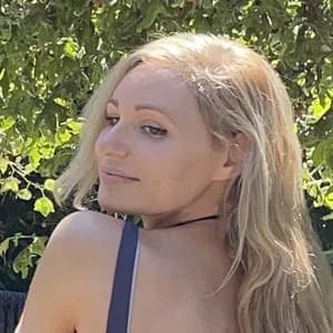 Naomi Elizabeth avatar