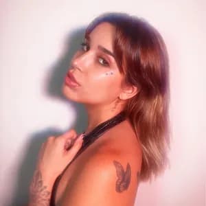 Britt Lari avatar